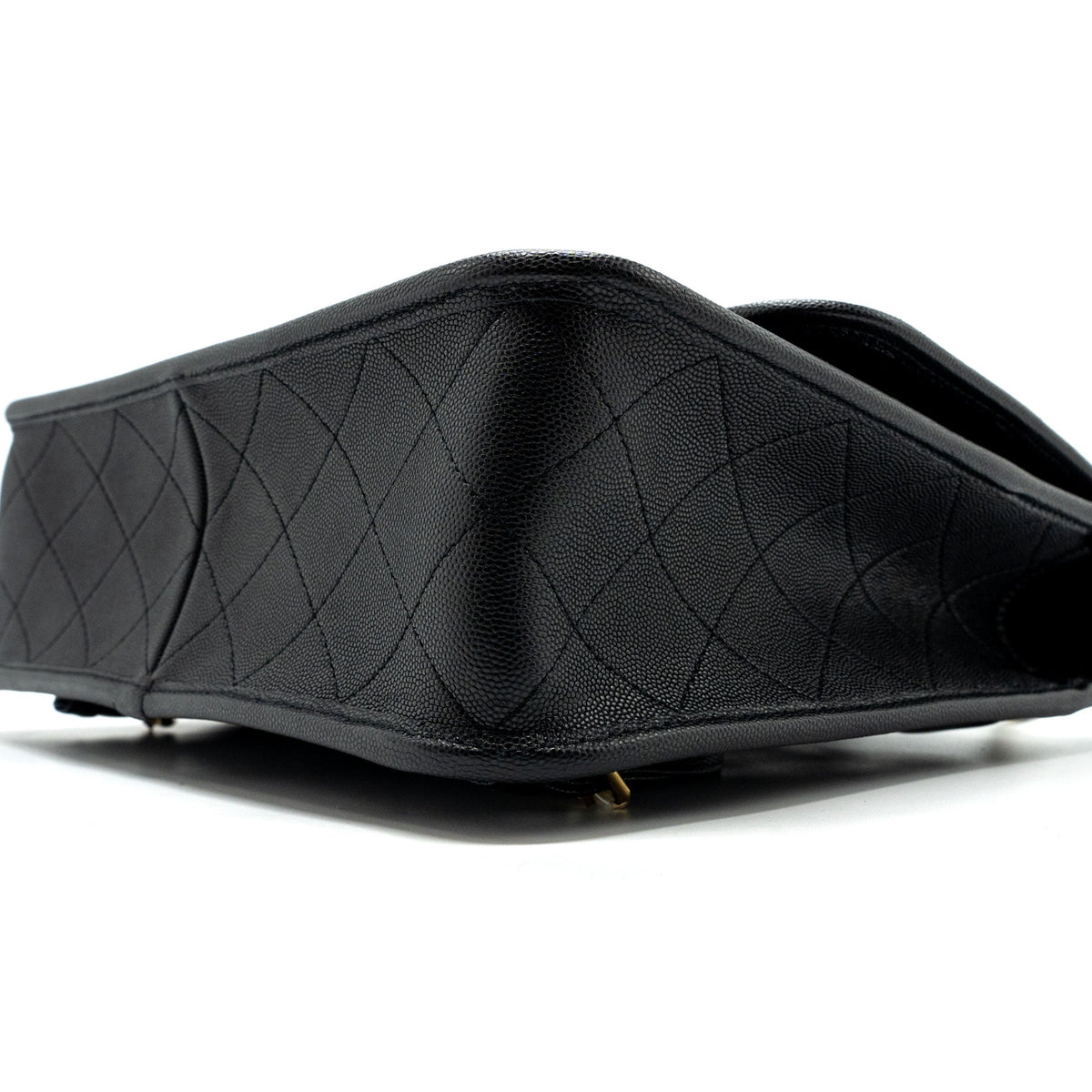 chanel-22k-large-backpack-caviar-black-ghwmicrochip