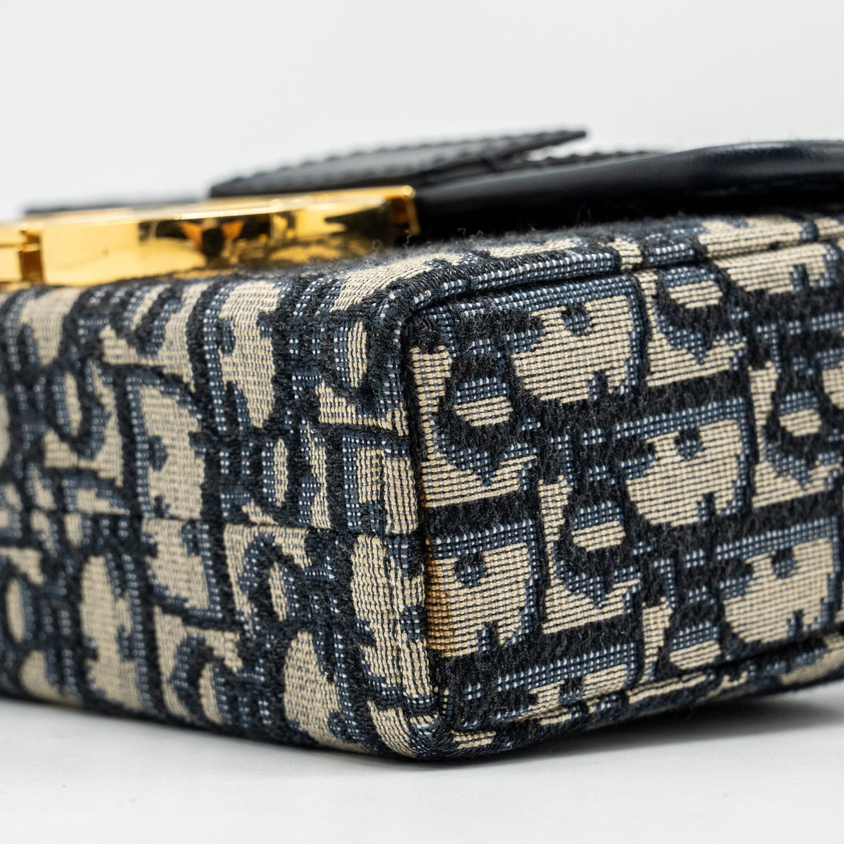 dior-30-montaigne-box-blue-oblique-jacquard-ghw-copy-1