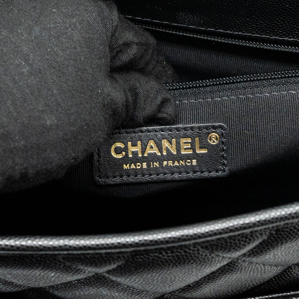 chanel-22k-large-backpack-caviar-black-ghwmicrochip