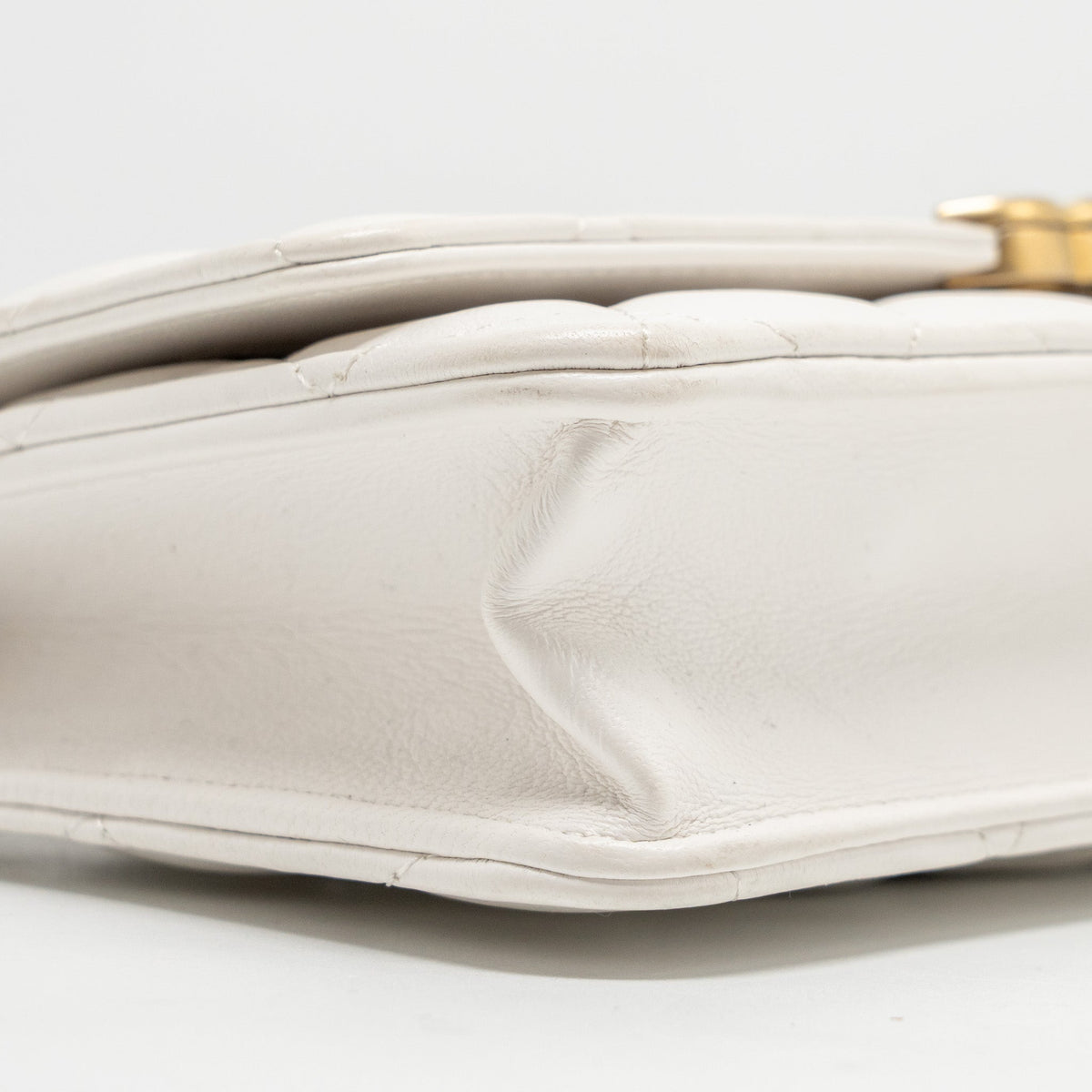 chanel-giant-chain-classic-wallet-on-chain-lambskin-white-multicolour-hardware-microchip