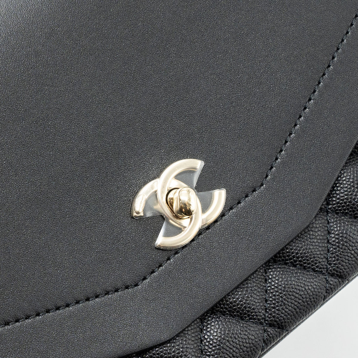 chanel-envelop-flap-bag-caviar-black-lghw