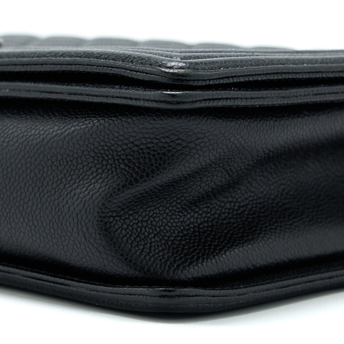 chanel-new-medium-28cm-boy-bag-caviar-black-ruthenium-shw