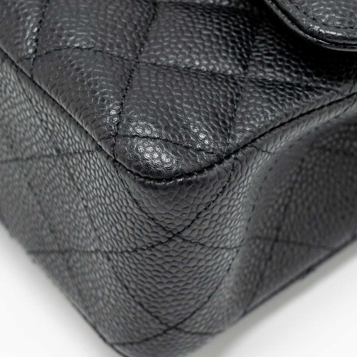chanel-medium-classic-double-flap-bag-caviar-black-ghw-copy-3
