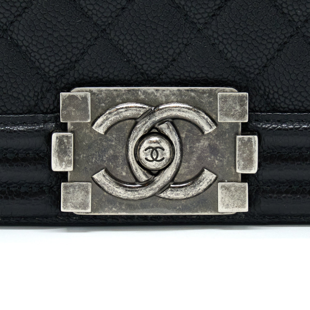 chanel-new-medium-28cm-boy-bag-caviar-black-ruthenium-shw