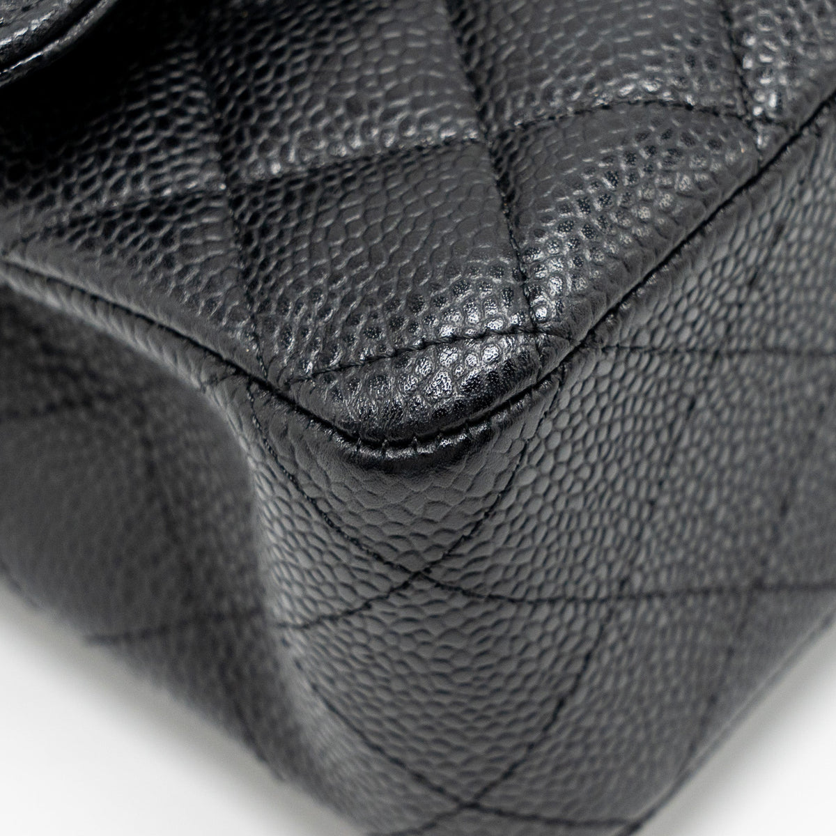 chanel-medium-classic-double-flap-bag-caviar-black-ghw-copy-3