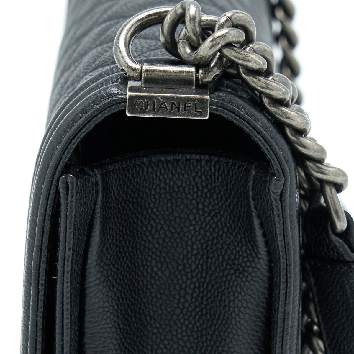 chanel-new-medium-28cm-boy-bag-caviar-black-ruthenium-shw