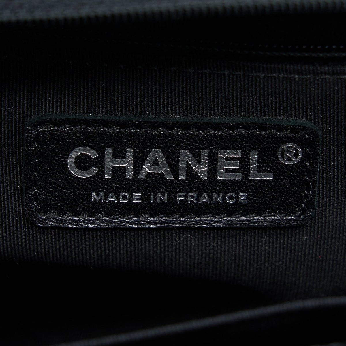 chanel-new-medium-28cm-boy-bag-caviar-black-ruthenium-shw
