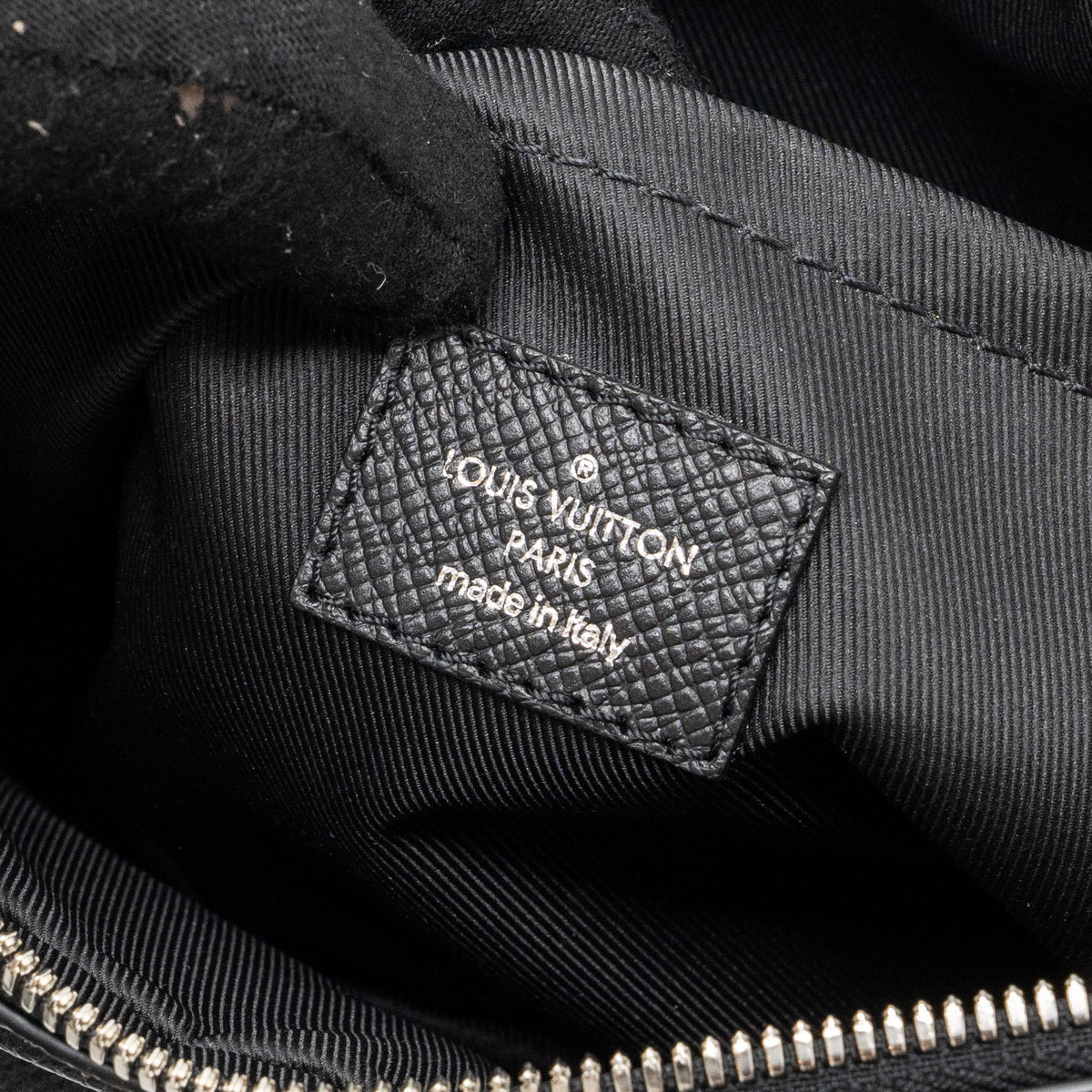 louis-vuitton-messenger-bag-monogram-eclipse-shw