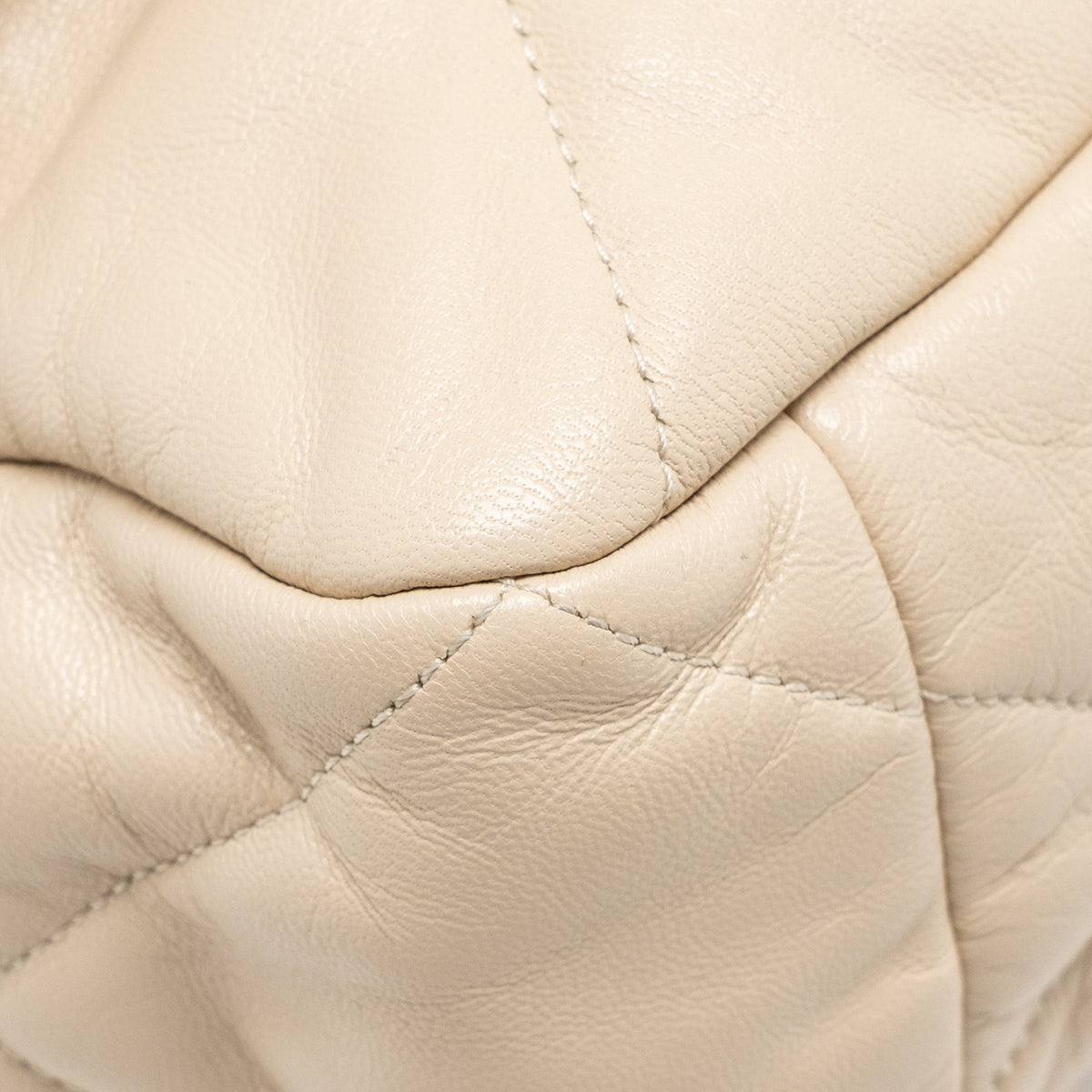 chanel-maxi-19-bag-goatskin-beige-multicolor-hardware