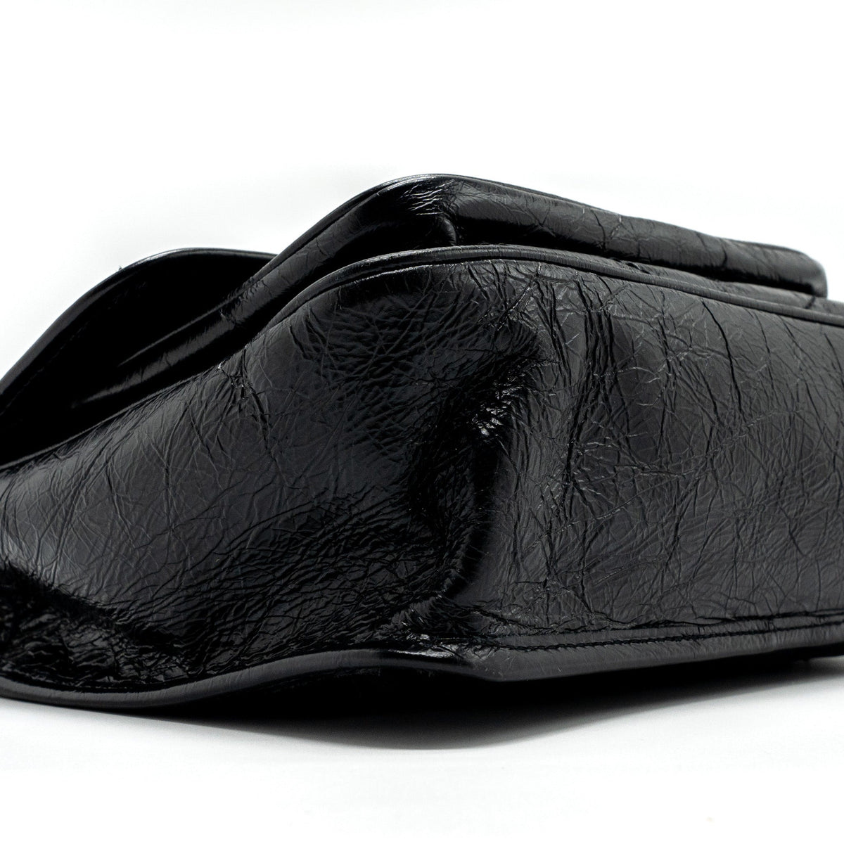 saint-laurent-medium-niki-calfskin-leather-black-shw