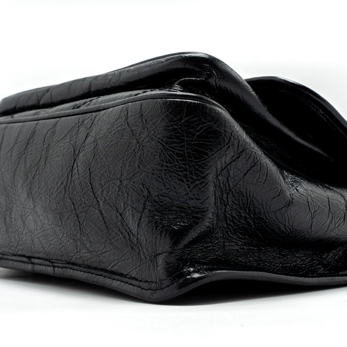 saint-laurent-medium-niki-calfskin-leather-black-shw