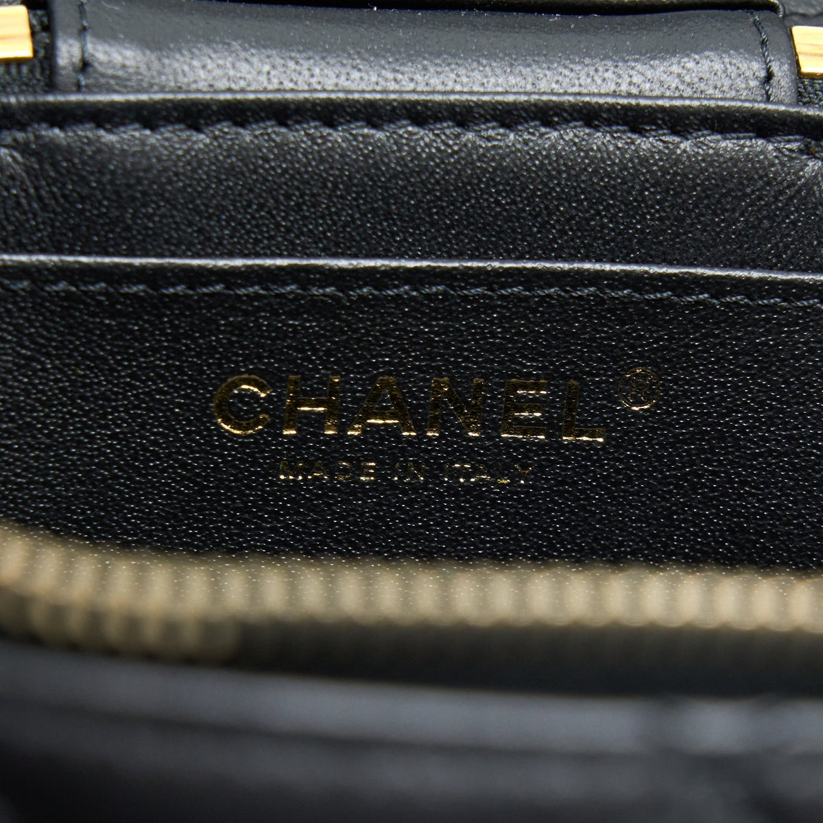 chanel-trendy-vanity-case-lambskin-black-lghw-microchip