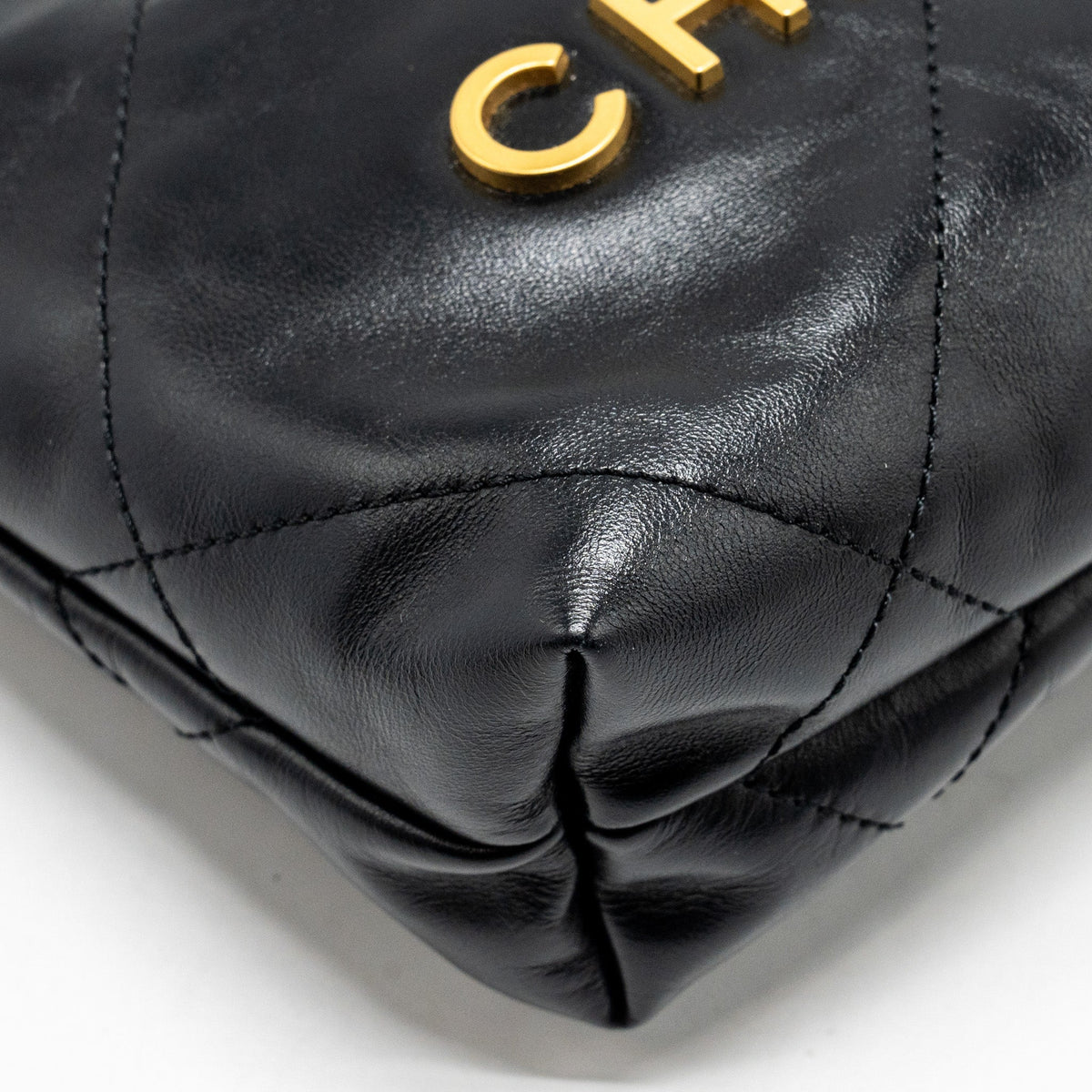 chanel-mini-22-bag-shiny-calfskin-black-ghw-microchip-5