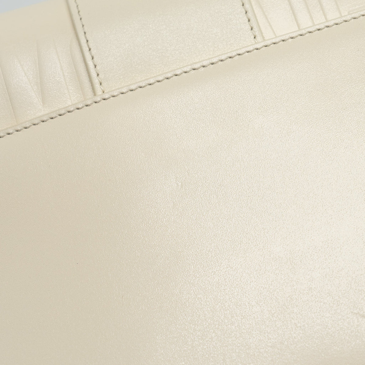 dior-30-montaigne-bag-calfskin-white-ghw