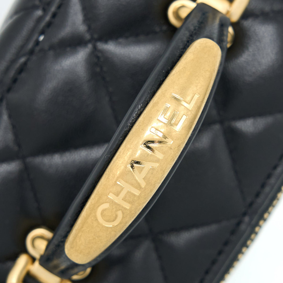 chanel-22b-detailed-top-handle-mini-vanity-with-chain-lambskin-black-brushed-ghw