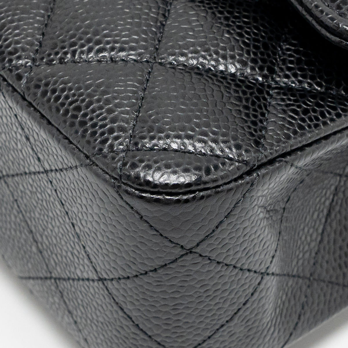 chanel-medium-classic-double-flap-bag-caviar-black-ghw-copy-1
