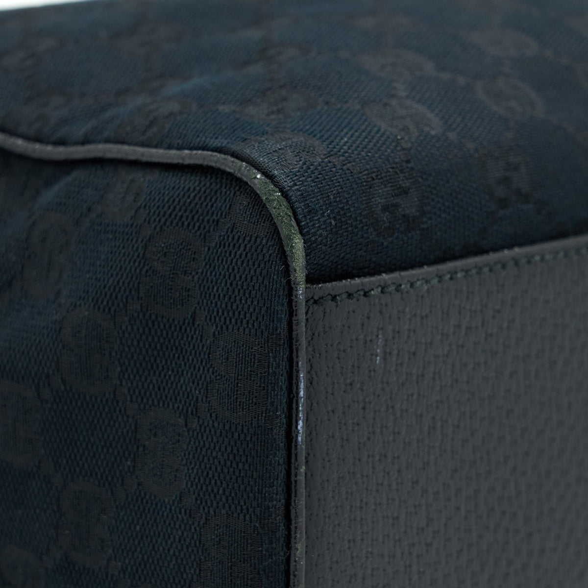 gucci-boston-bag-gg-supreme-fabric-black-shw