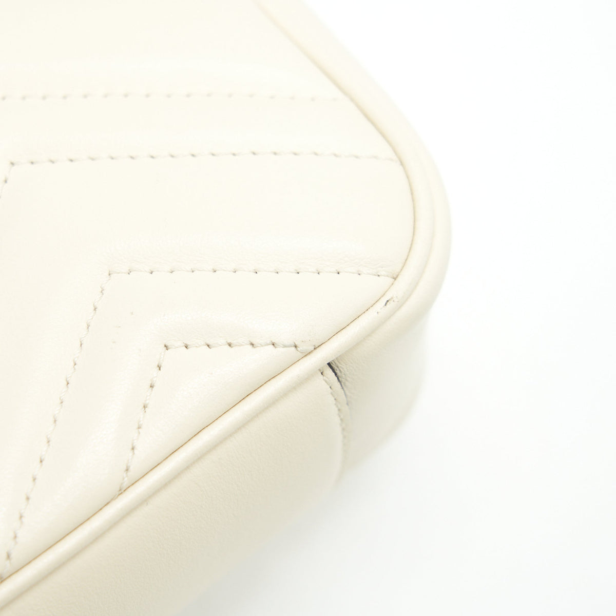 gucci-gg-mini-marmont-cream-white