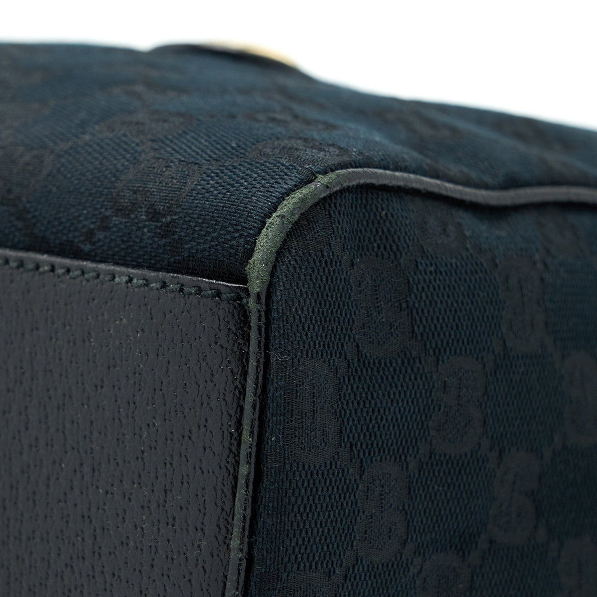 gucci-boston-bag-gg-supreme-fabric-black-shw
