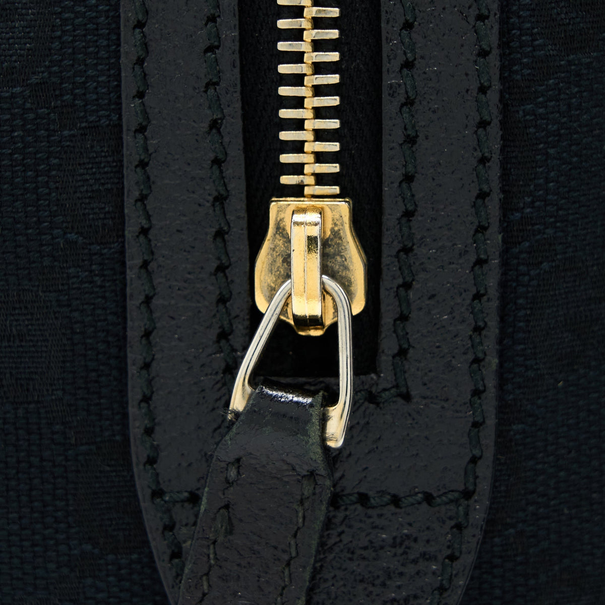 gucci-boston-bag-gg-supreme-fabric-black-shw