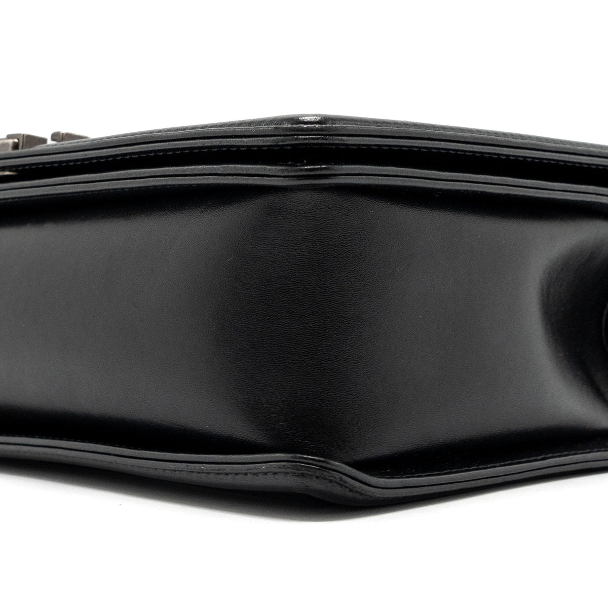 chanel-new-medium-boy-bag-lambskin-black-ruthenium-hardware
