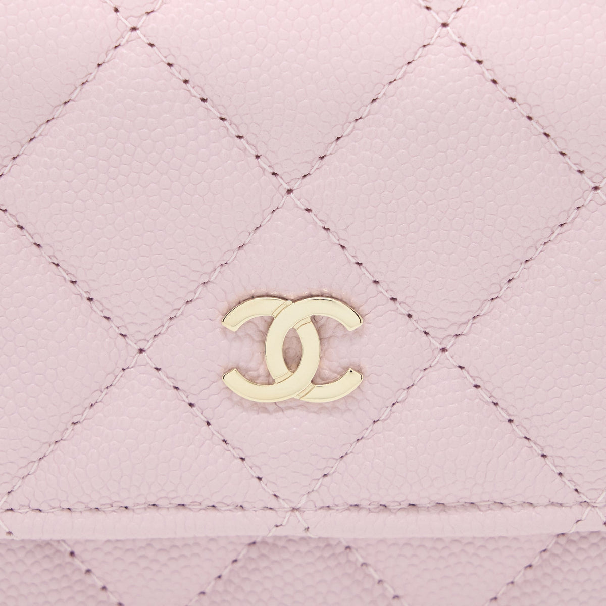 chanel-classic-wallet-on-chain-caviar-light-pink-lghw