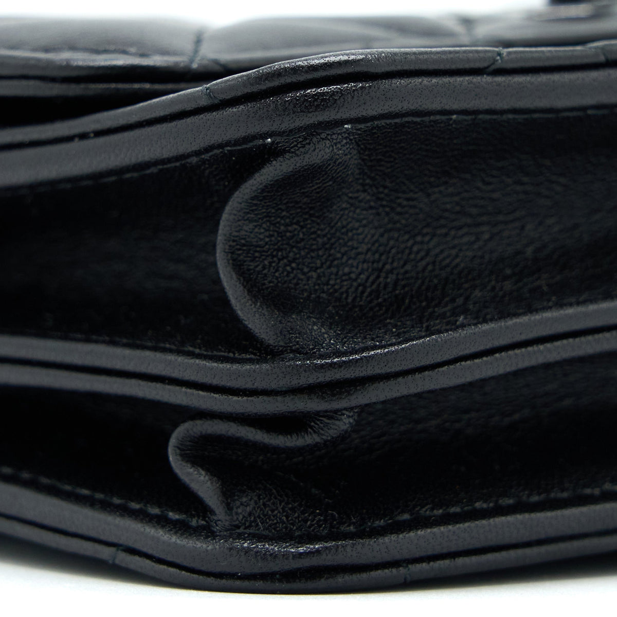 chanel-square-trendy-cc-wallet-on-chain-lambskin-so-black