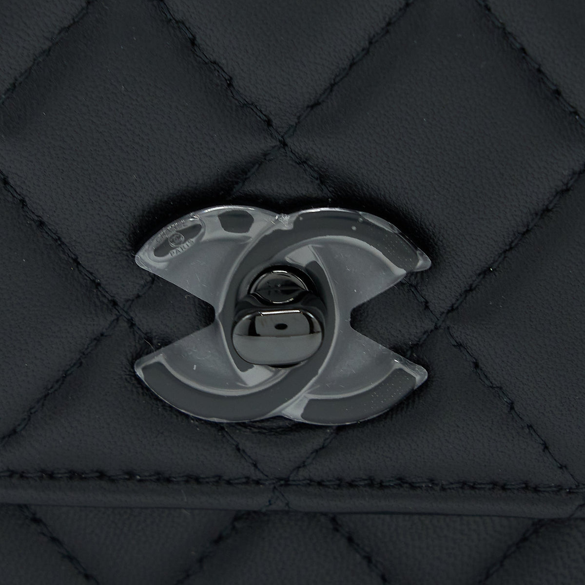 chanel-square-trendy-cc-wallet-on-chain-lambskin-so-black