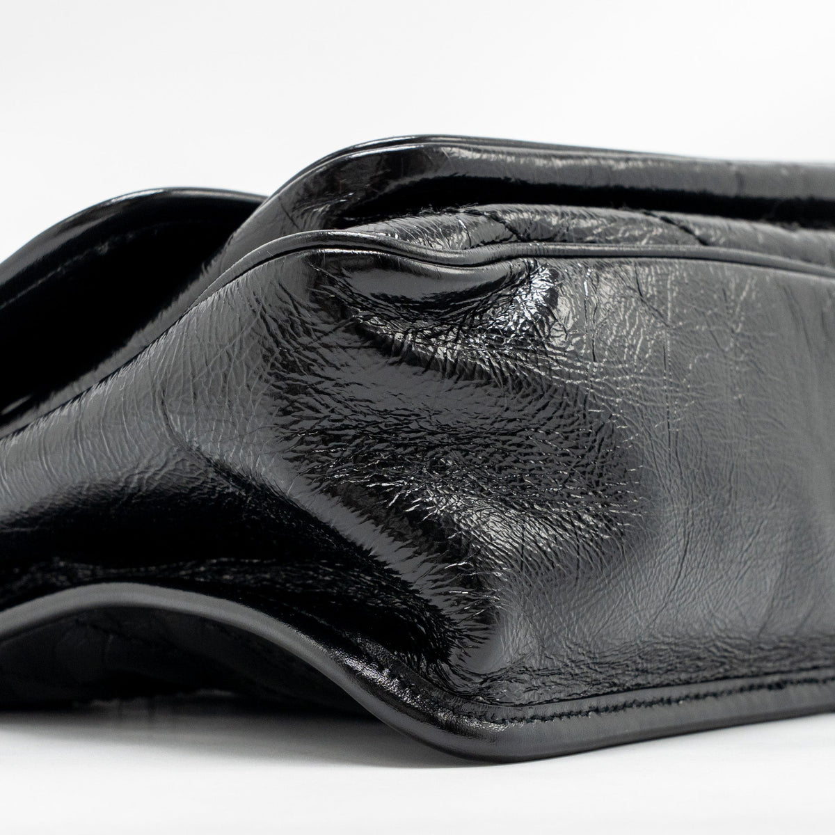 saint-laurent-ysl-medium-niki-calfskin-black-shw-3