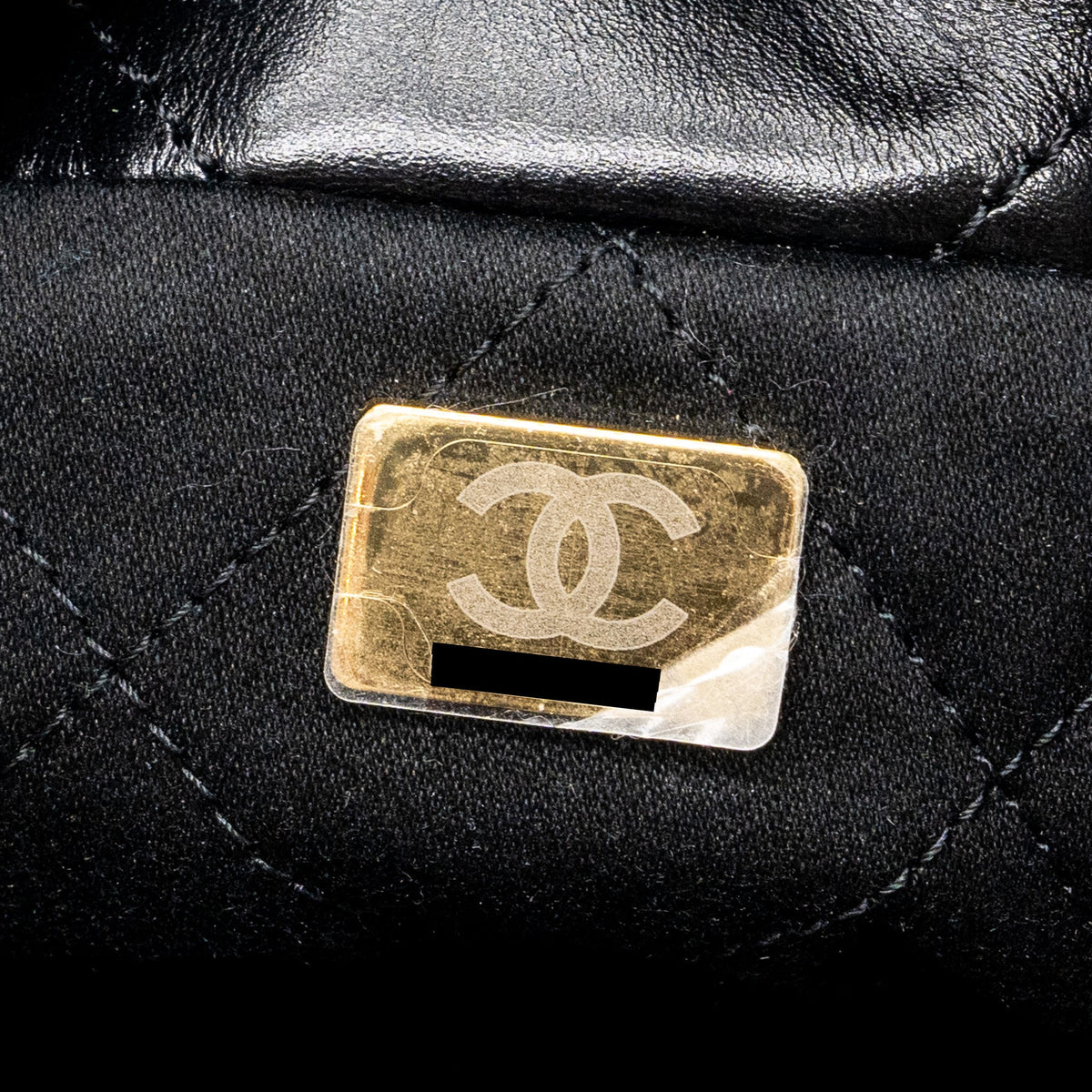 chanel-mini-22-bag-shiny-calfskin-black-ghwmicrochip