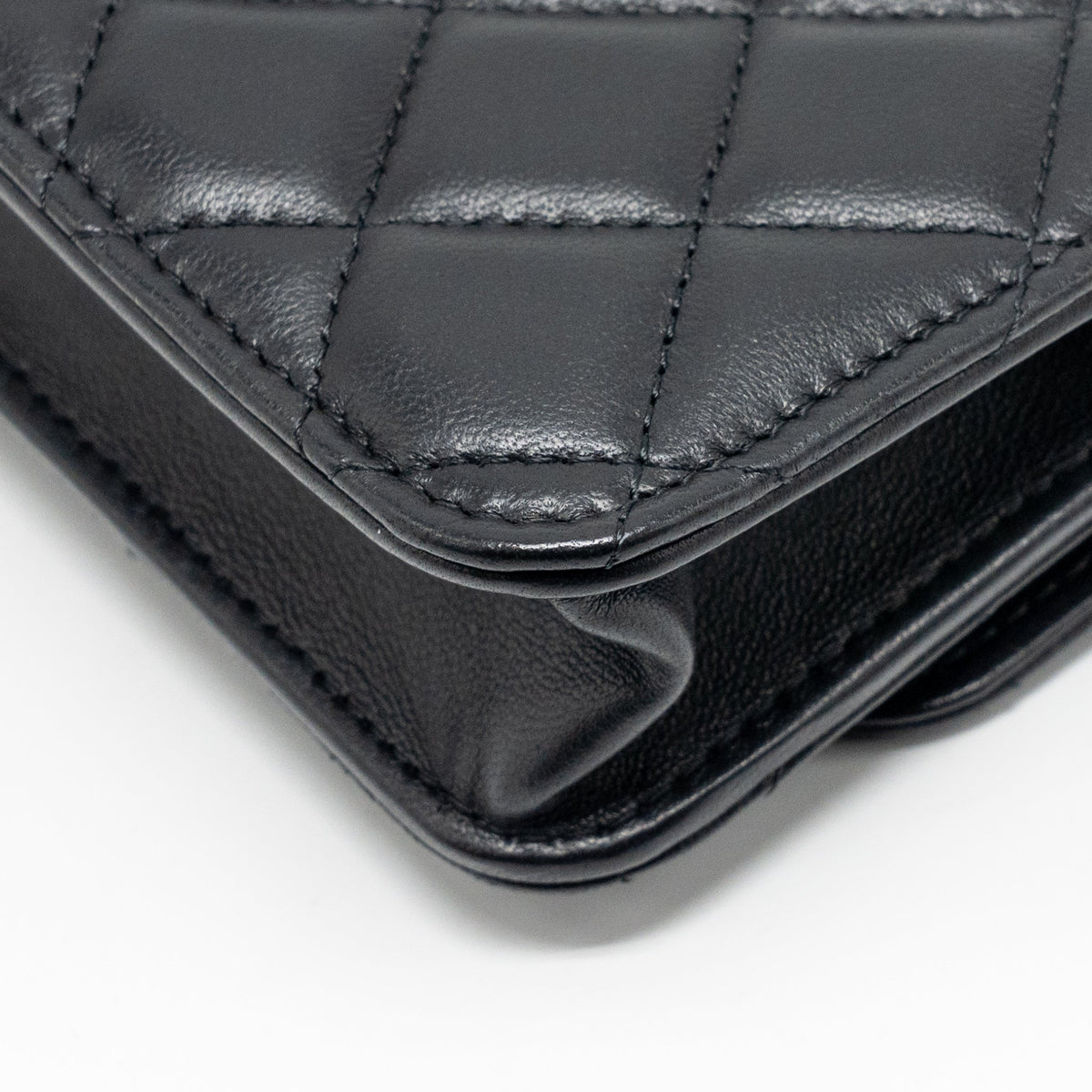 chanel-pearl-crush-mini-wallet-on-chain-lambskin-black-ghwmicrochip
