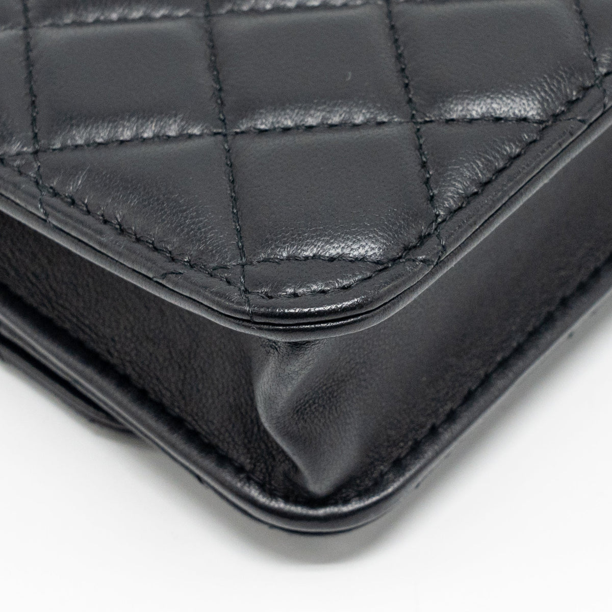 chanel-pearl-crush-mini-wallet-on-chain-lambskin-black-ghwmicrochip