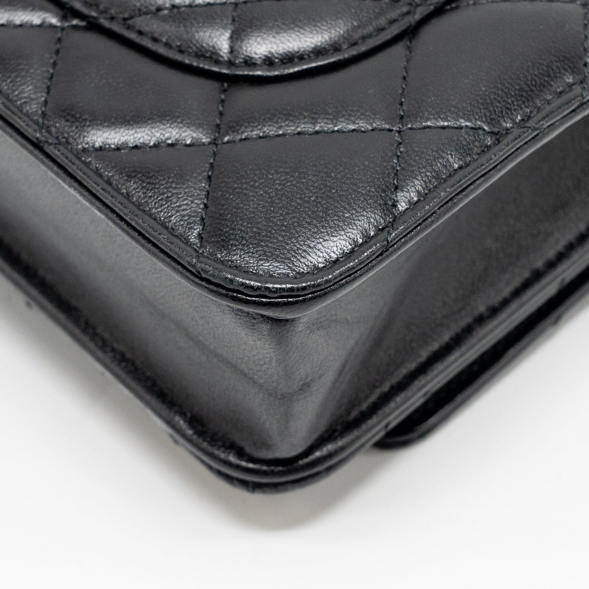 chanel-coco-charm-wallet-on-chain-lambskin-black-lghw-1