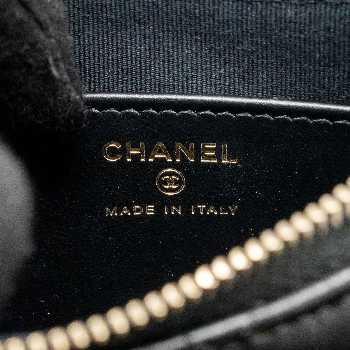 chanel-23k-small-19-hobo-shoulder-bag-calfskin-black-ghw-microchip-copy
