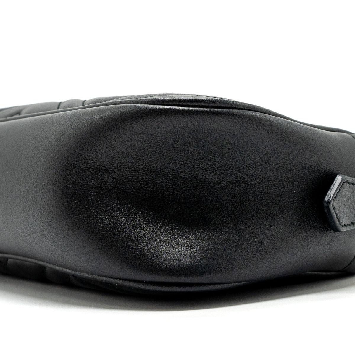 gucci-gg-marmont-matelasse-camera-shoulder-bag-black-ghw