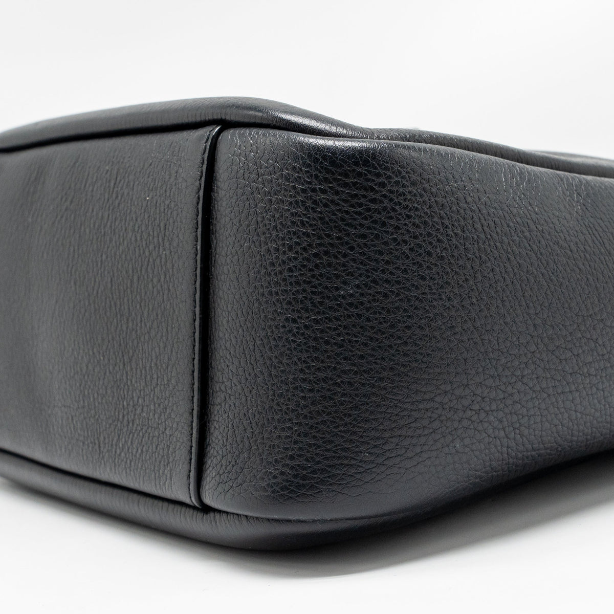 saint-laurent-le-5-a-7-soft-small-bag-calfskin-black-ghw