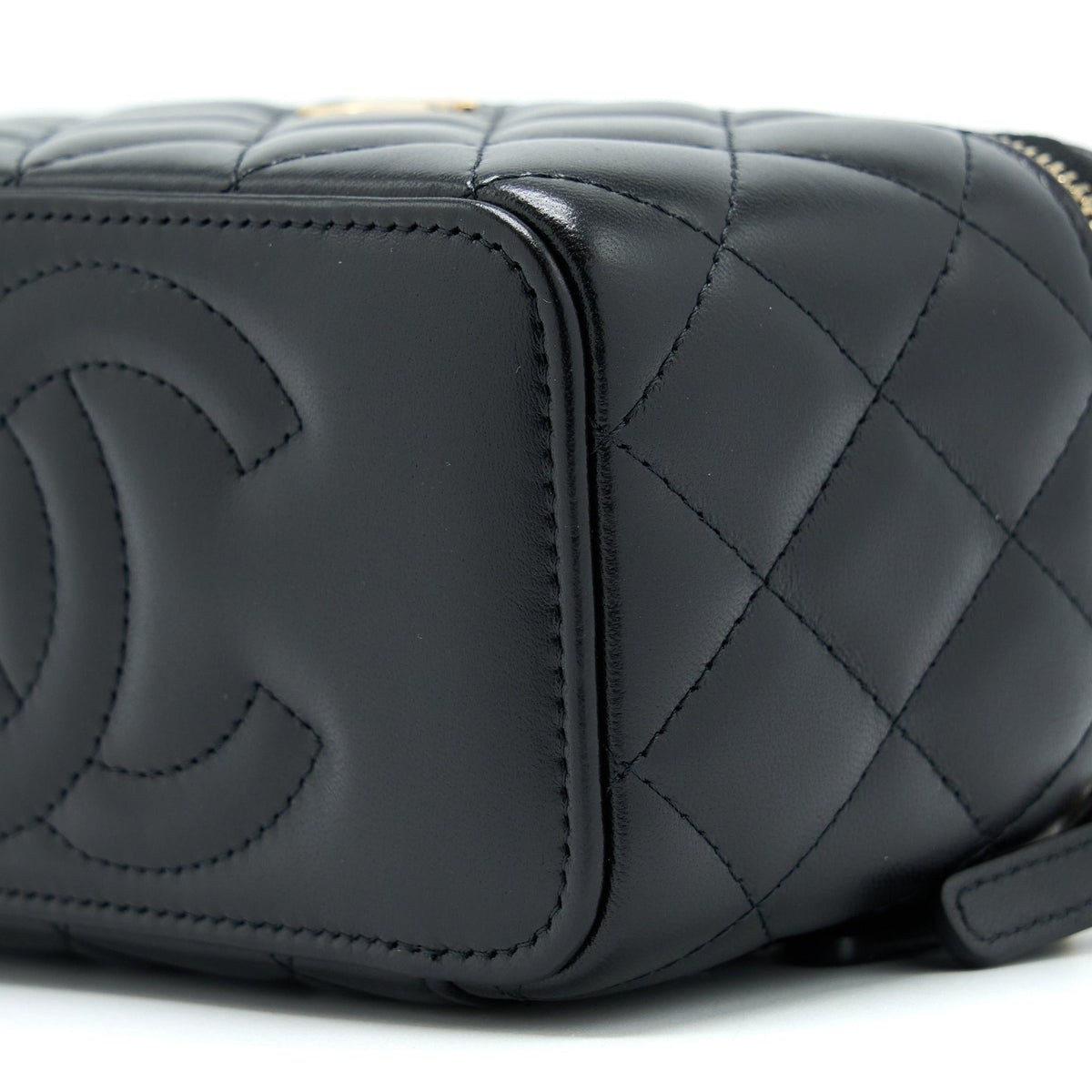 chanel-long-vanity-with-detailed-chain-lambskin-black-ghw