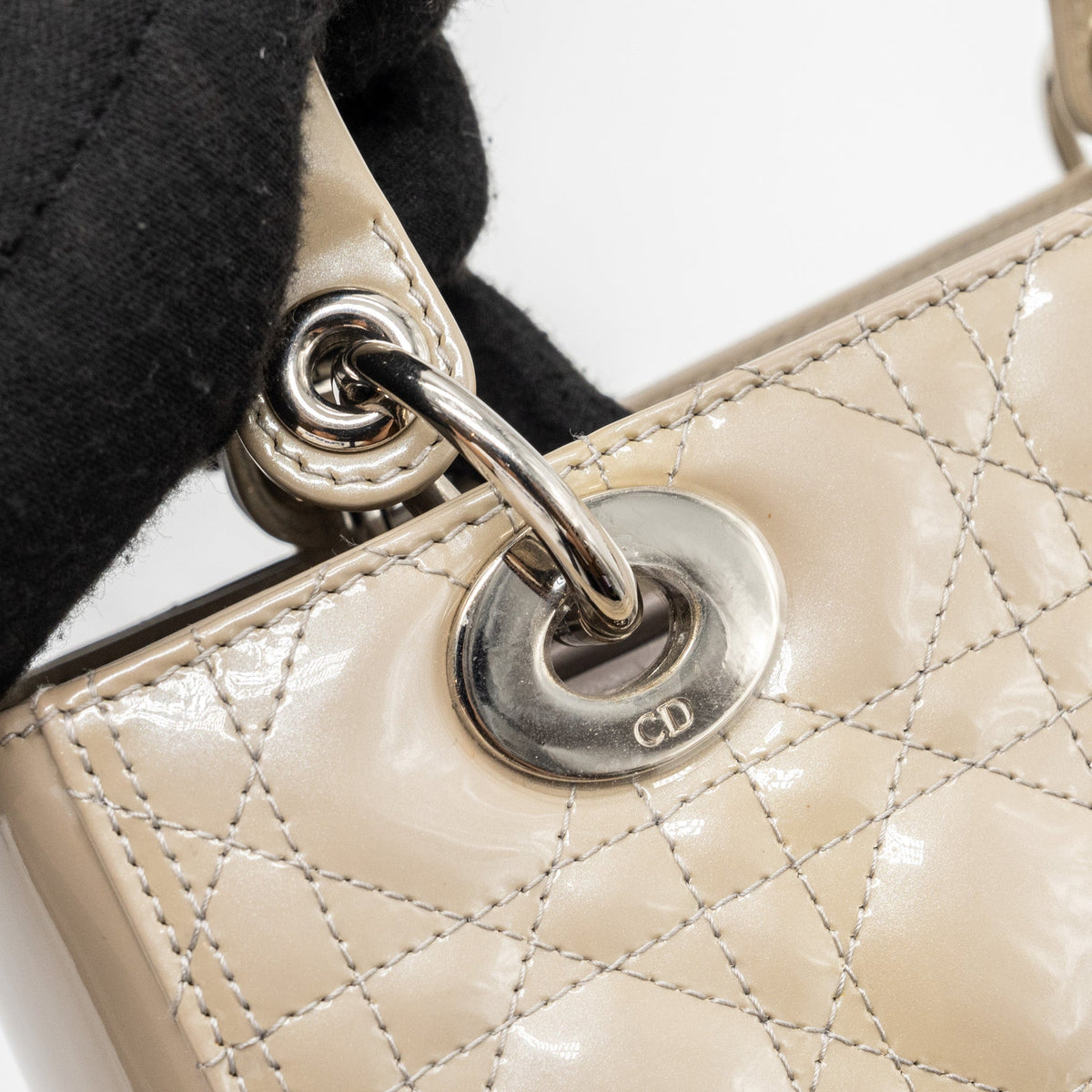 dior-medium-lady-dior-patent-leather-light-grey-shw
