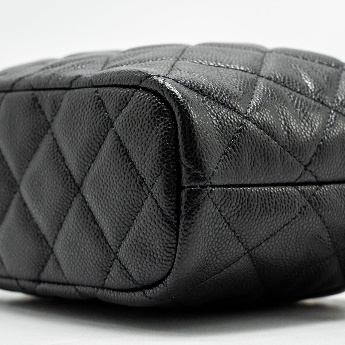 chanel-25c-quilted-hobo-bag-caviar-black-ghwmicrochip