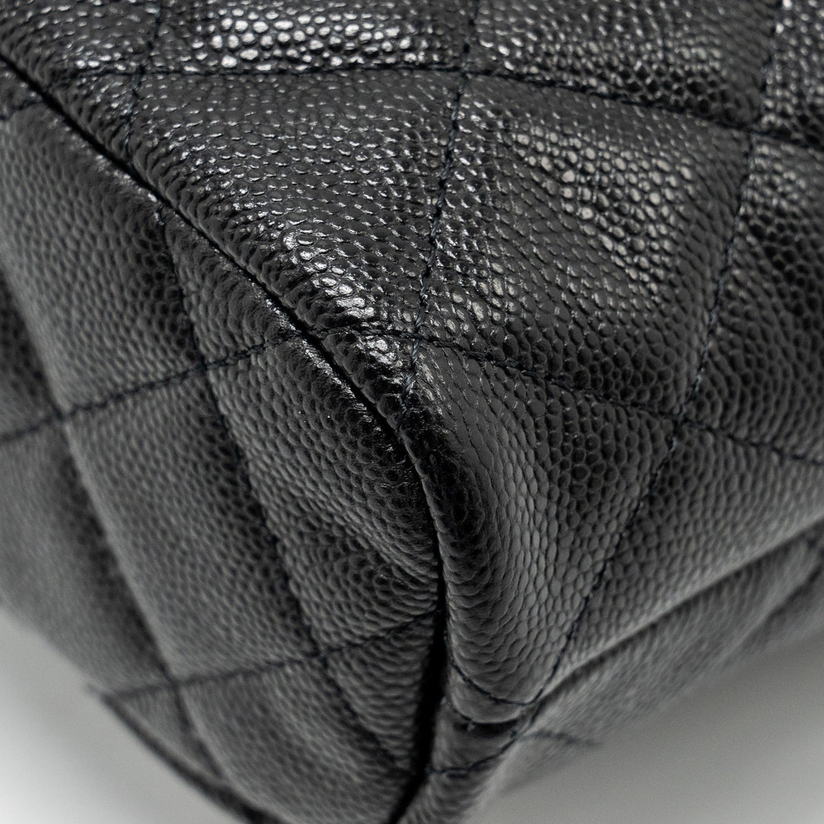 chanel-25c-quilted-hobo-bag-caviar-black-ghwmicrochip