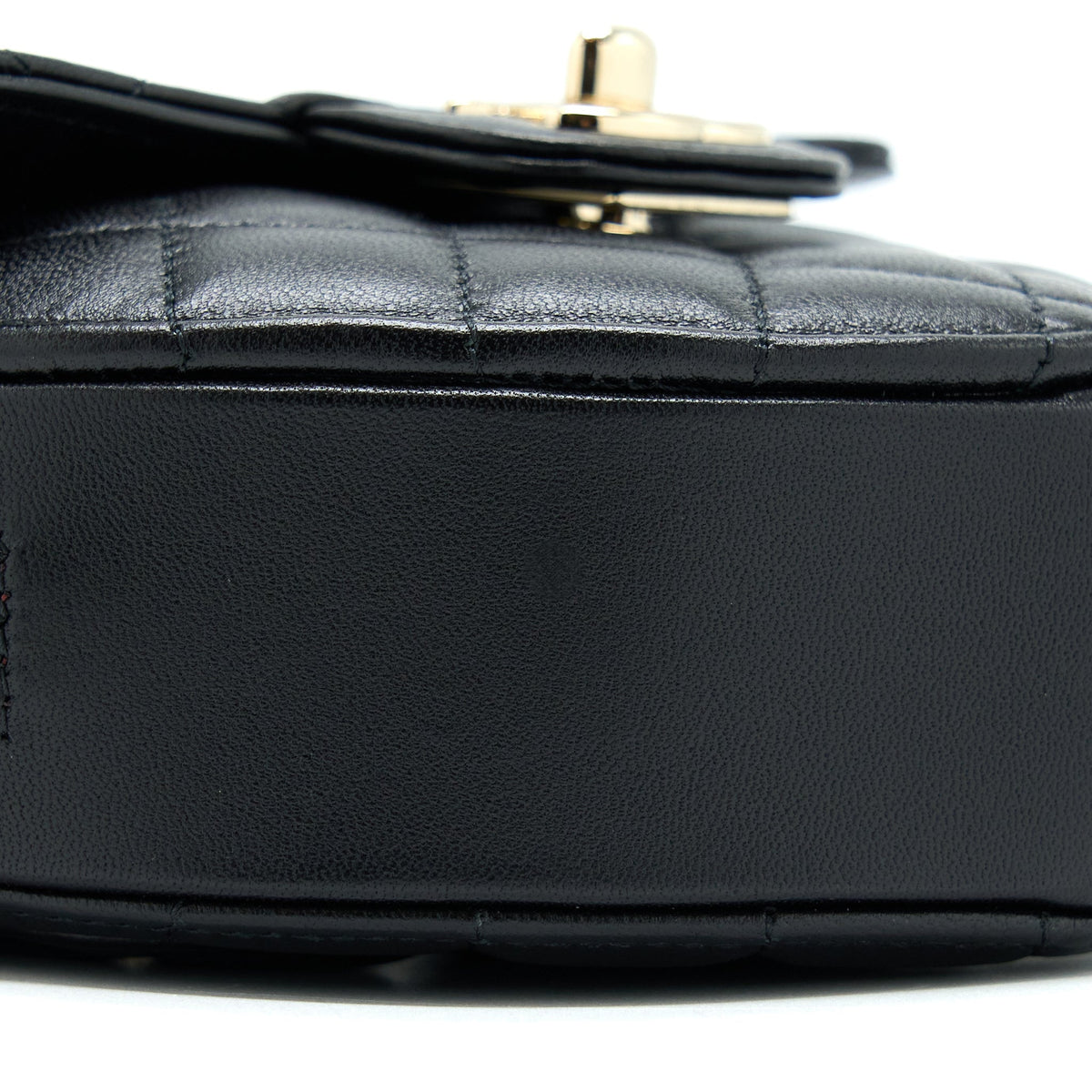 chanel-22s-heart-belt-bag-lambskin-black-lghw-6