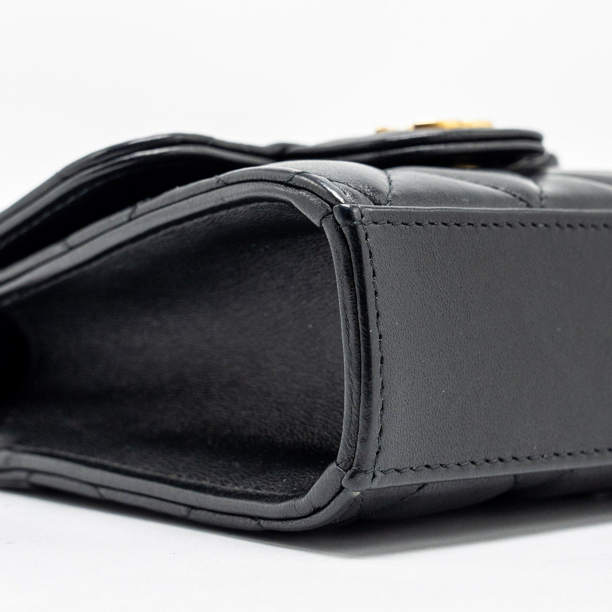 chanel-22b-top-handle-mini-flap-clutch-black-lambskin-ghw-microchip