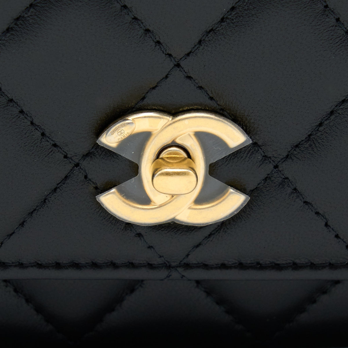 chanel-22b-pearl-crush-wallet-on-chain-lambskin-black-ghw-microchip