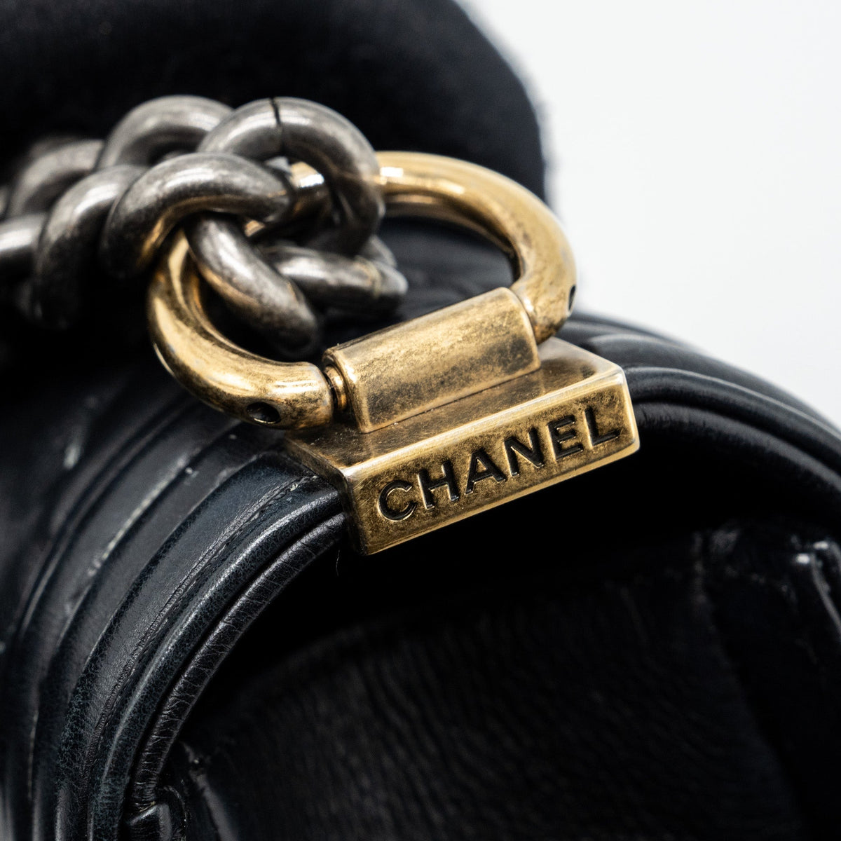 chanel-medium-boy-bag-calfskin-black-multicolor-hardware