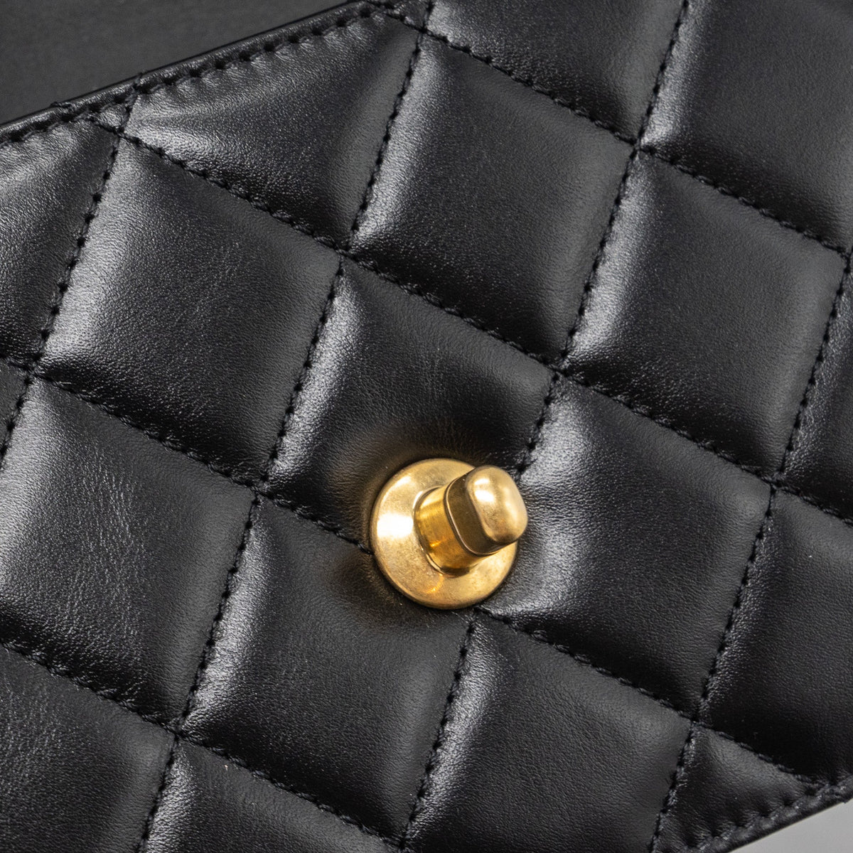 chanel-24c-gold-crush-mini-flap-bag-calfskin-black-ghw-microchip-1