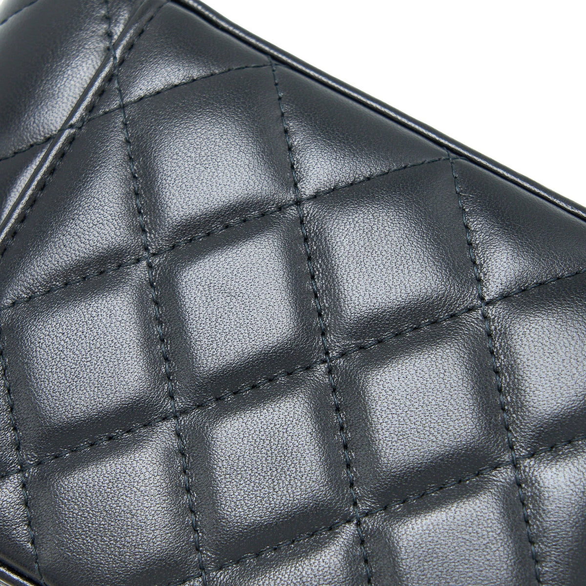 chanel-long-vanity-detailed-gem-chain-lambskin-black-ghw-microchip