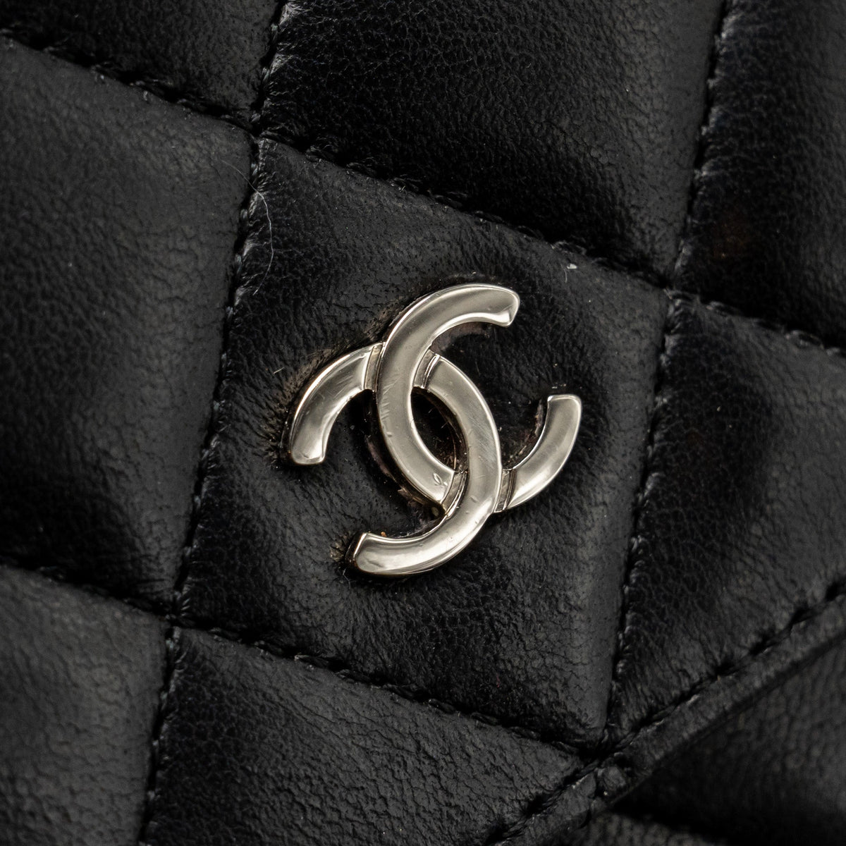 chanel-classic-wallet-on-chain-lambskin-black-shw-3