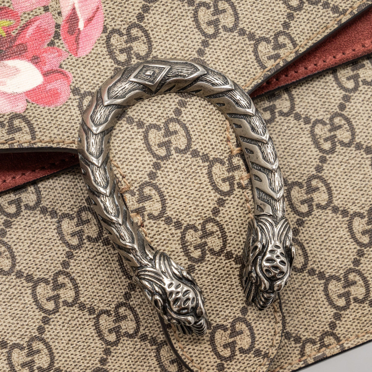 gucci-dionysus-shoulder-bag-flower-printed-gg-supreme-canvas-shw