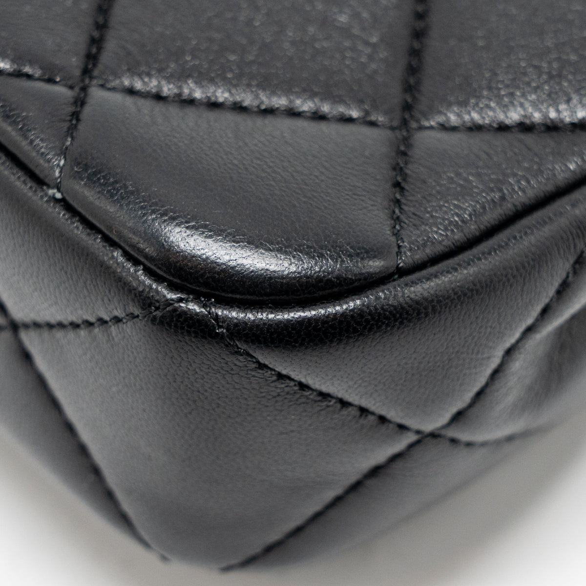 chanel-24s-pearl-adjustable-chain-mini-flap-bag-lambskin-black-ghwmicrochip