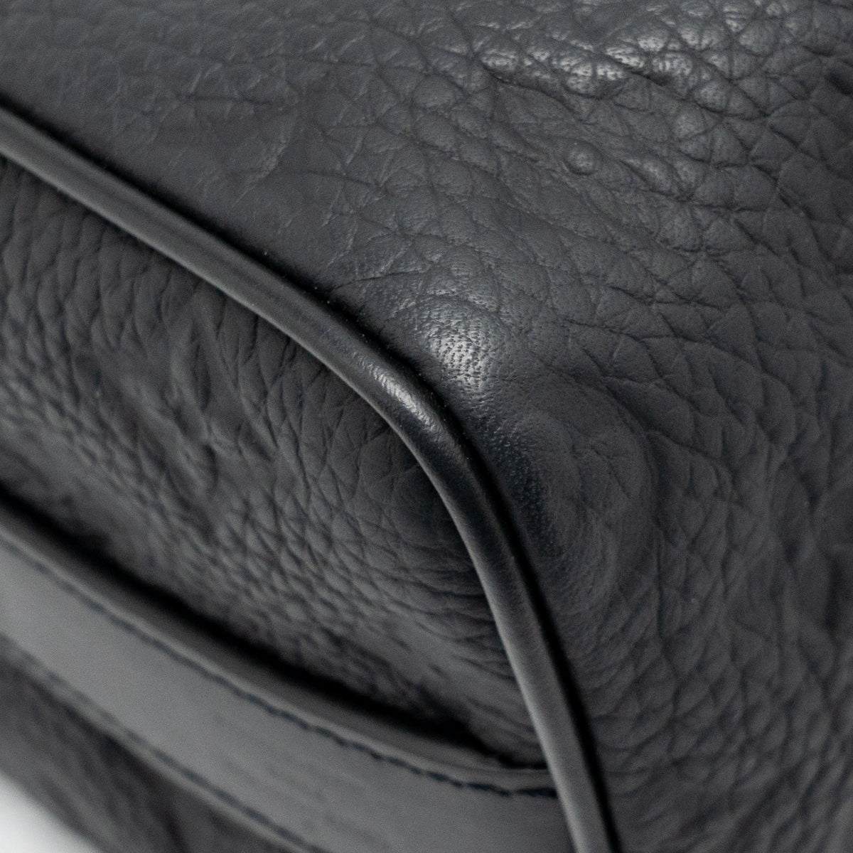 louis-vuitton-keepall-bandouliere-25-monogram-taurillon-leather-black-with-black-hardware